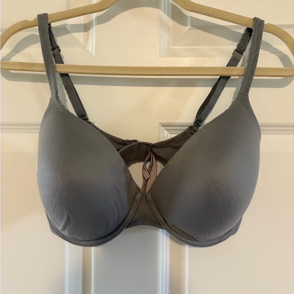 Victoria Secret lined perfect coverage bra